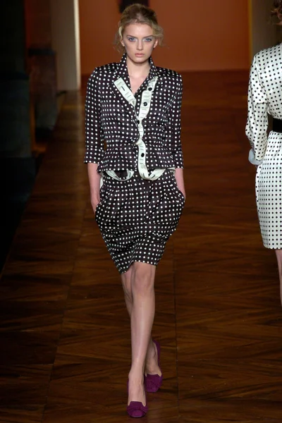 Look 2